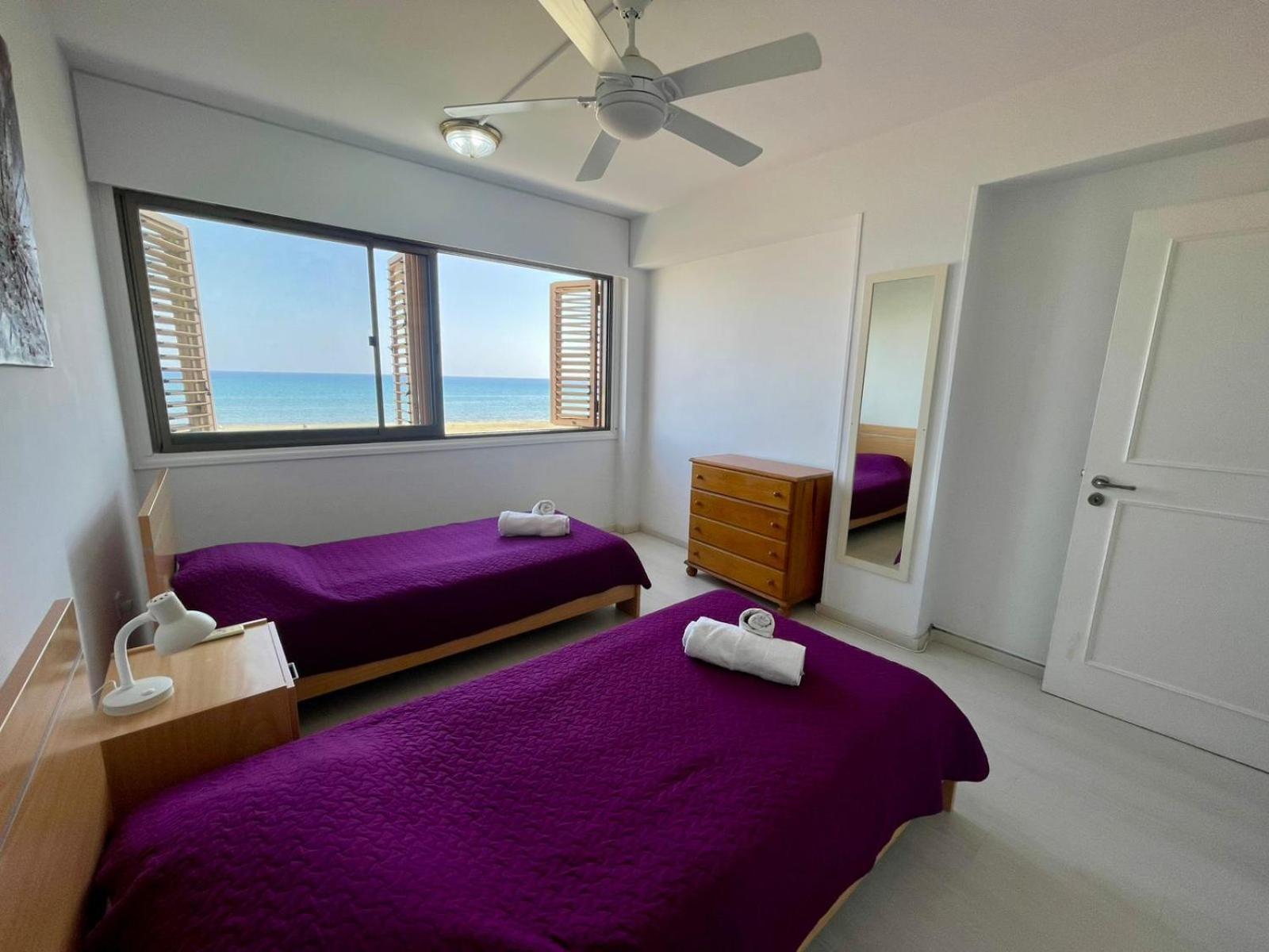 Sea View Suite In Makenzy Lárnaca Exterior foto